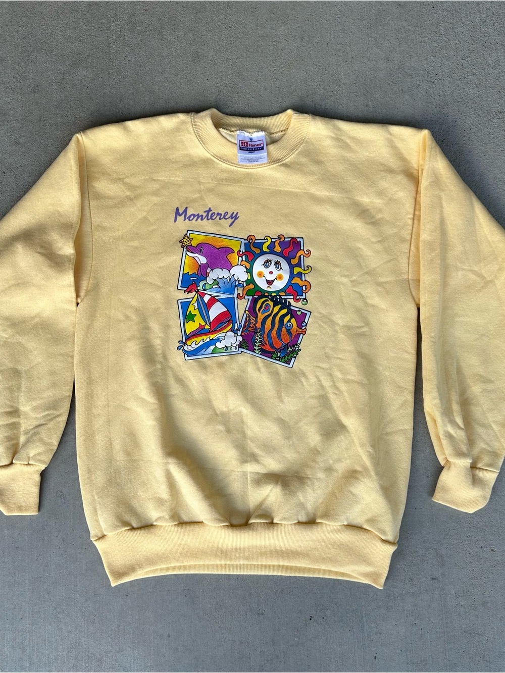 Hanes Vintage 1990s Monterey
Graphic Crewneck Sweatshirt